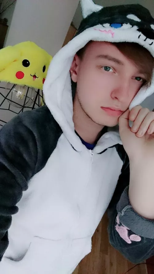Hello! I'm learning how to play Dead by Daylight so if anyone here would like to play with me please hmu. I also play League of Legends (Eune) and Genshin Impact (Europe). Have a nice day ♡ by Taecchin