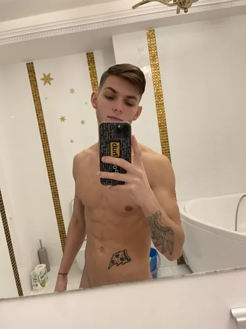 Hello it's me by tommyxgold