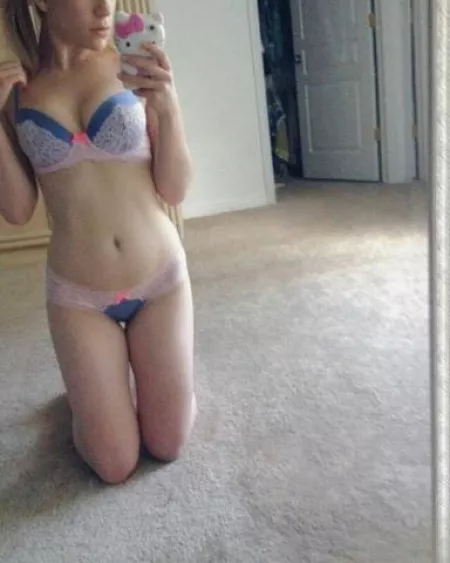 Hello Kitty by steakflanks