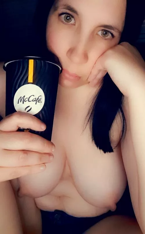 Hello lovelies 💋 not feeling the greatest tonight. Needing cuddles and a distraction by Aussiemilf2046