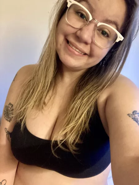 Hello loves by Miss_Mae23-_-