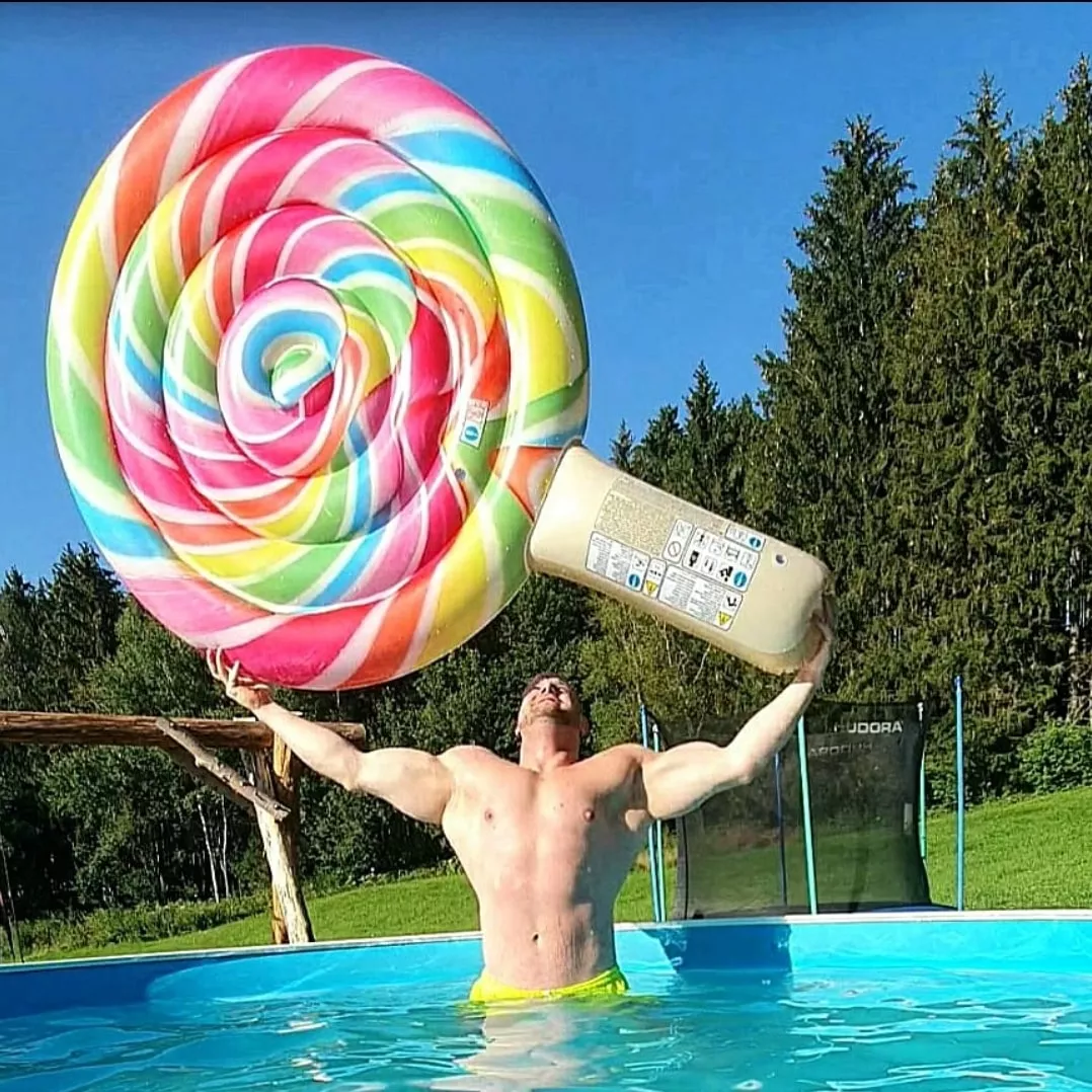 Hello 😊 posted by Wrong-Engineering-74