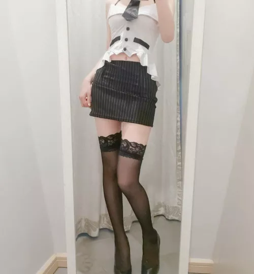 Hello Mr anon I'll be your new secretary starting today 🤍 by Aspartam22