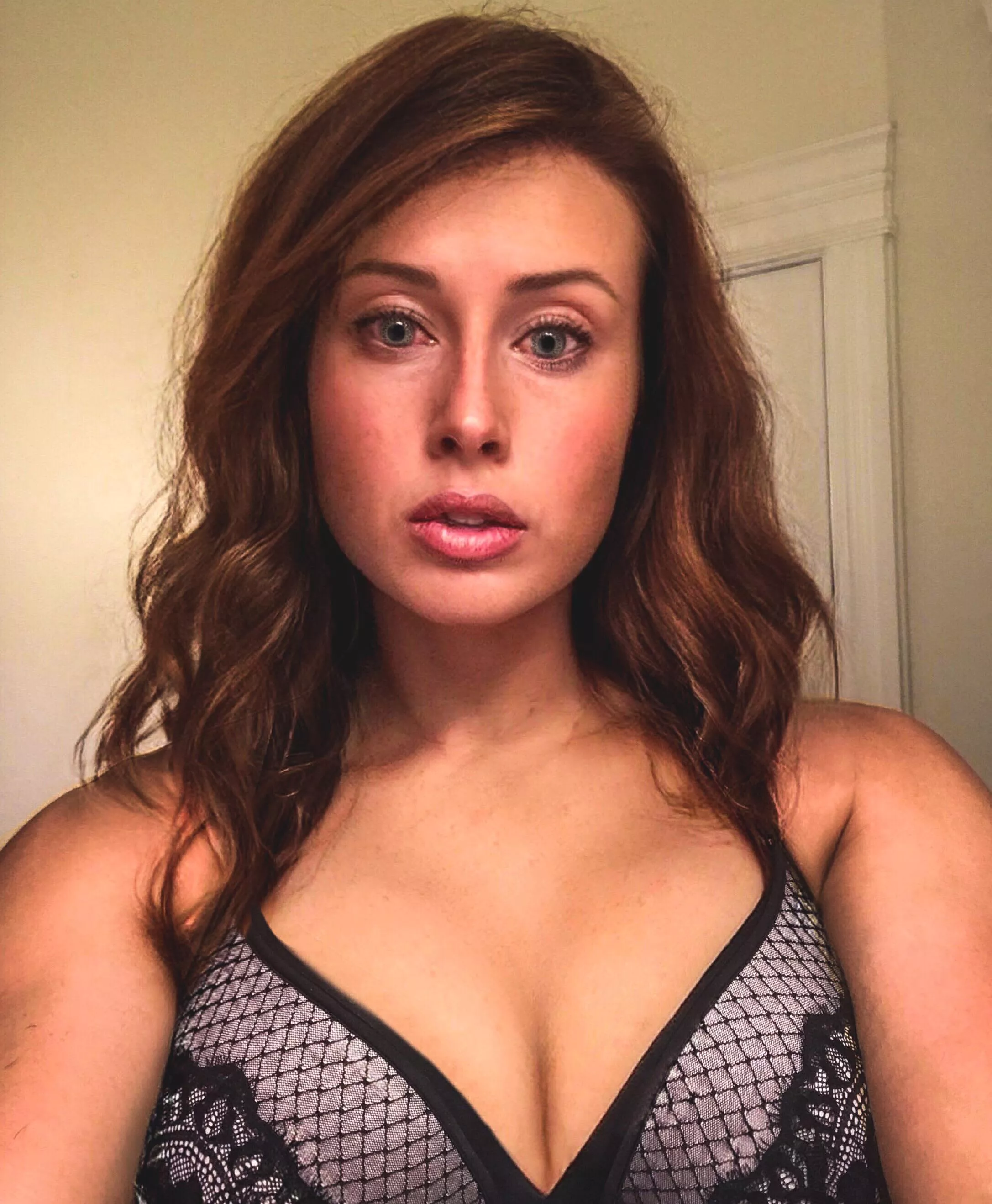 Hello 😘new here posted by ashley_the_trap