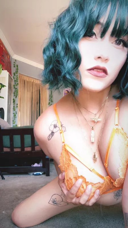 hello, Reddit 😘 brand new to these parts, but here to see what the fuss is all about. I sell exclusive sets, if interested! drop a line and say hello 👋 by [deleted]