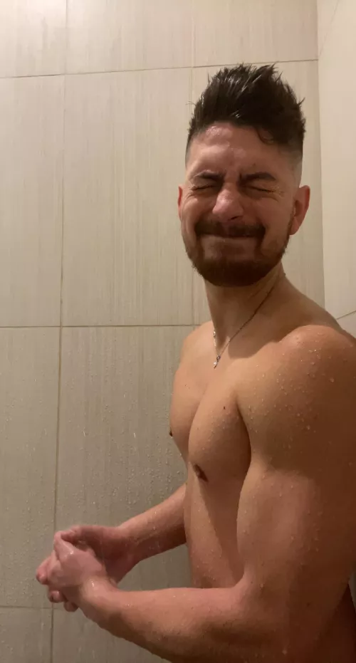 Hello 😂 by zklorenzo