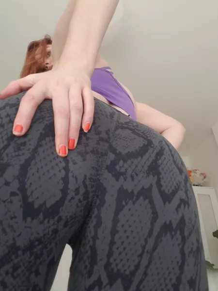 Hello sugar, let's get sweaty by Gingerfox7474