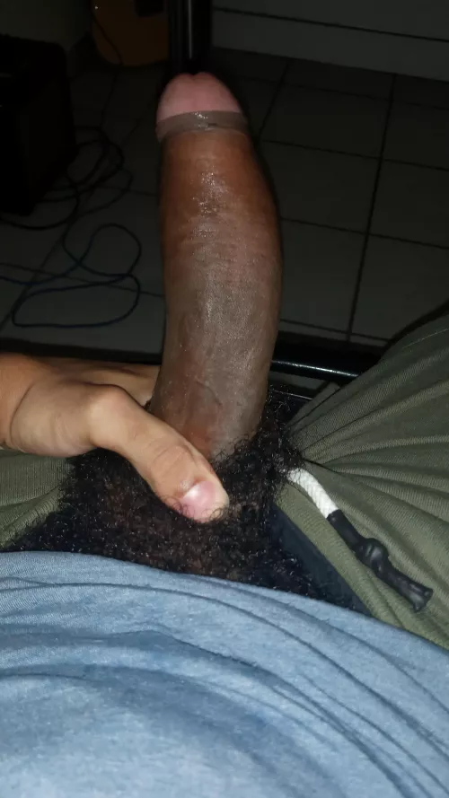 Hello there (21m) by Bulls_Eyes9