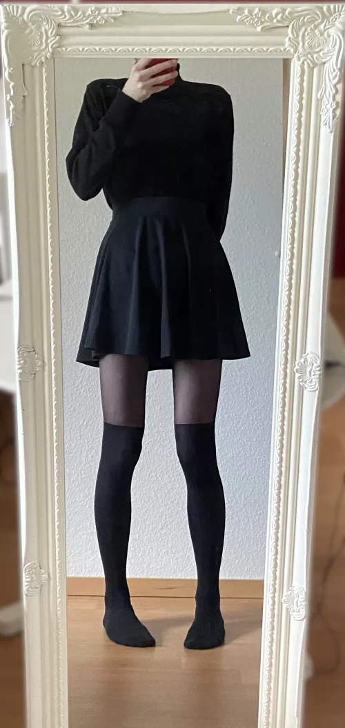 Hello there cuties >.< by ShadowCutie76