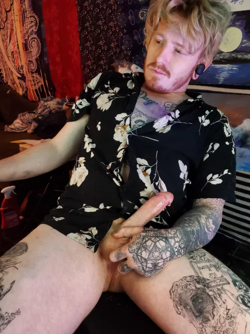 Hello there 😇 by thedudeguymister