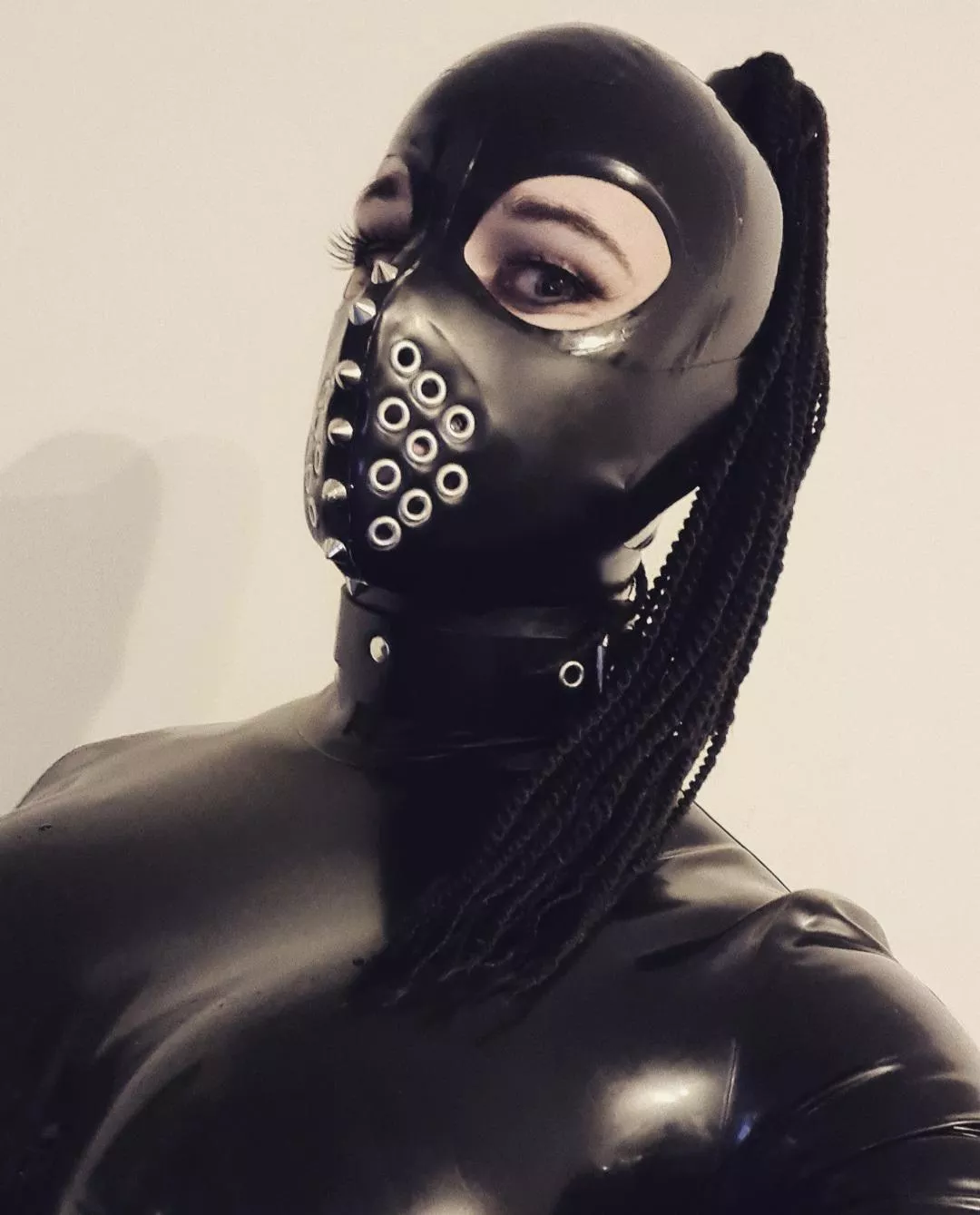 Hello there ✨🖤✨ posted by Goerlich