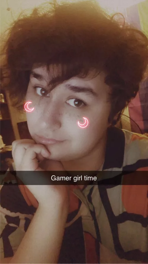 hellooo <3 by Less_Review1018