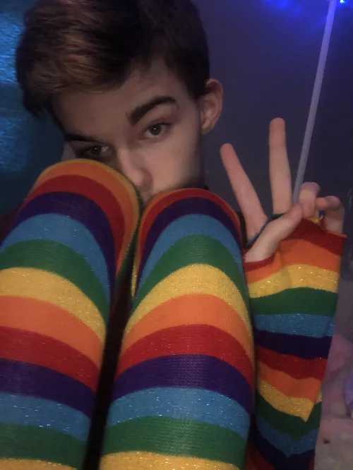 Helloooo everyone 👉👈 by RelativeTank8625