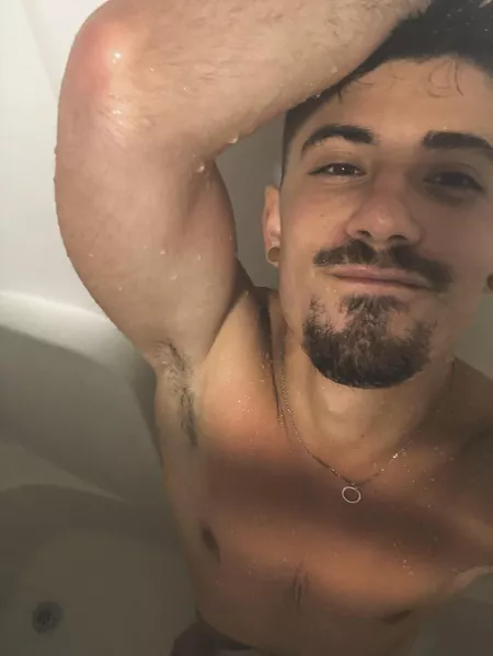 Hellooooo (23 years old) by FreddyConwell