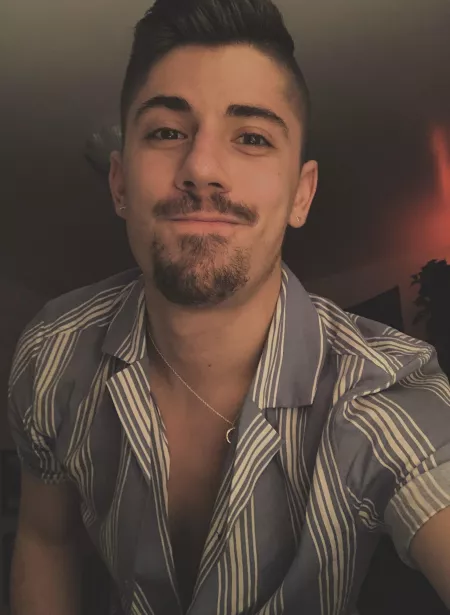 Helloooooo (23 years old) by FreddyConwell