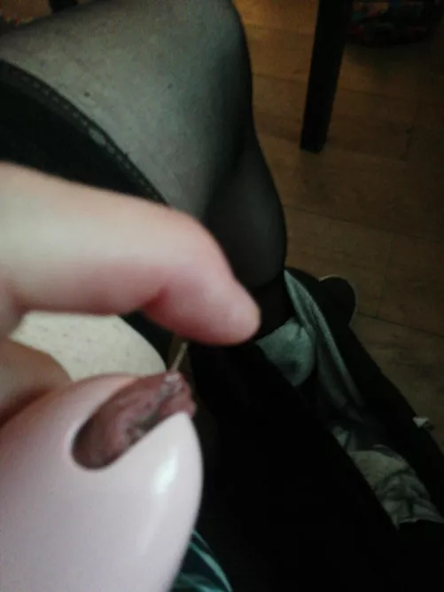 Help 🥵 by LimpTadpole4609