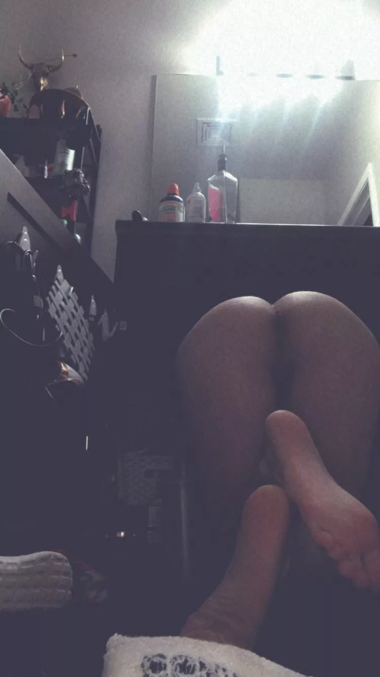 Help I’m stuck 😉 wanna fill this hole? posted by Lilith_the_savior