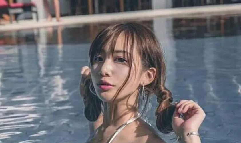 help is she JAV Actress? by okabe00