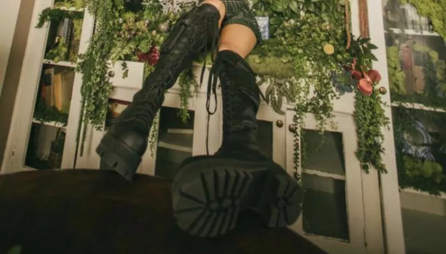 Help me find these for my gfs birthday, don’t know what they called by The-Love-Master