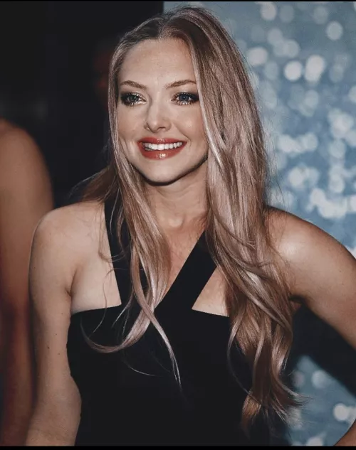 Help me jerk for Amanda Seyfried by qwertyuiop342