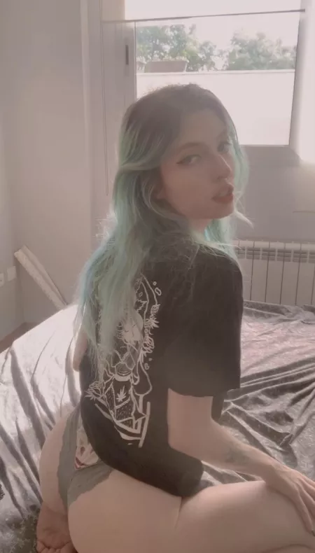 Help me make my bed? by missjadexxx