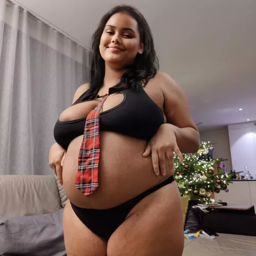 Help me outgrow it & stuff me as your pig 🐷 by curvypotchi