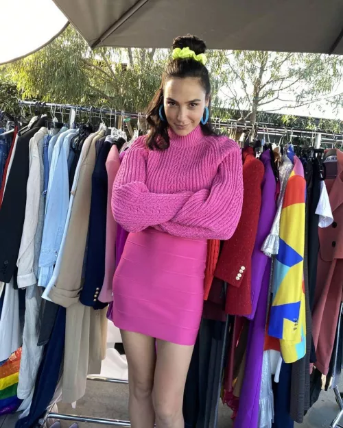 Help me shoot a Christmas cum to Gal Gadot? by thisisaburner2369