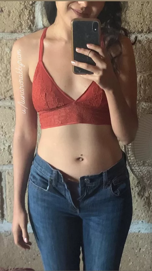 Help me with my zipper? by lunarcrabbyram