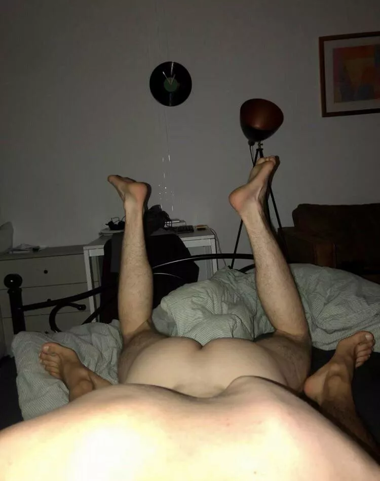 Helping each oter out 🤤 posted by jvdshihi