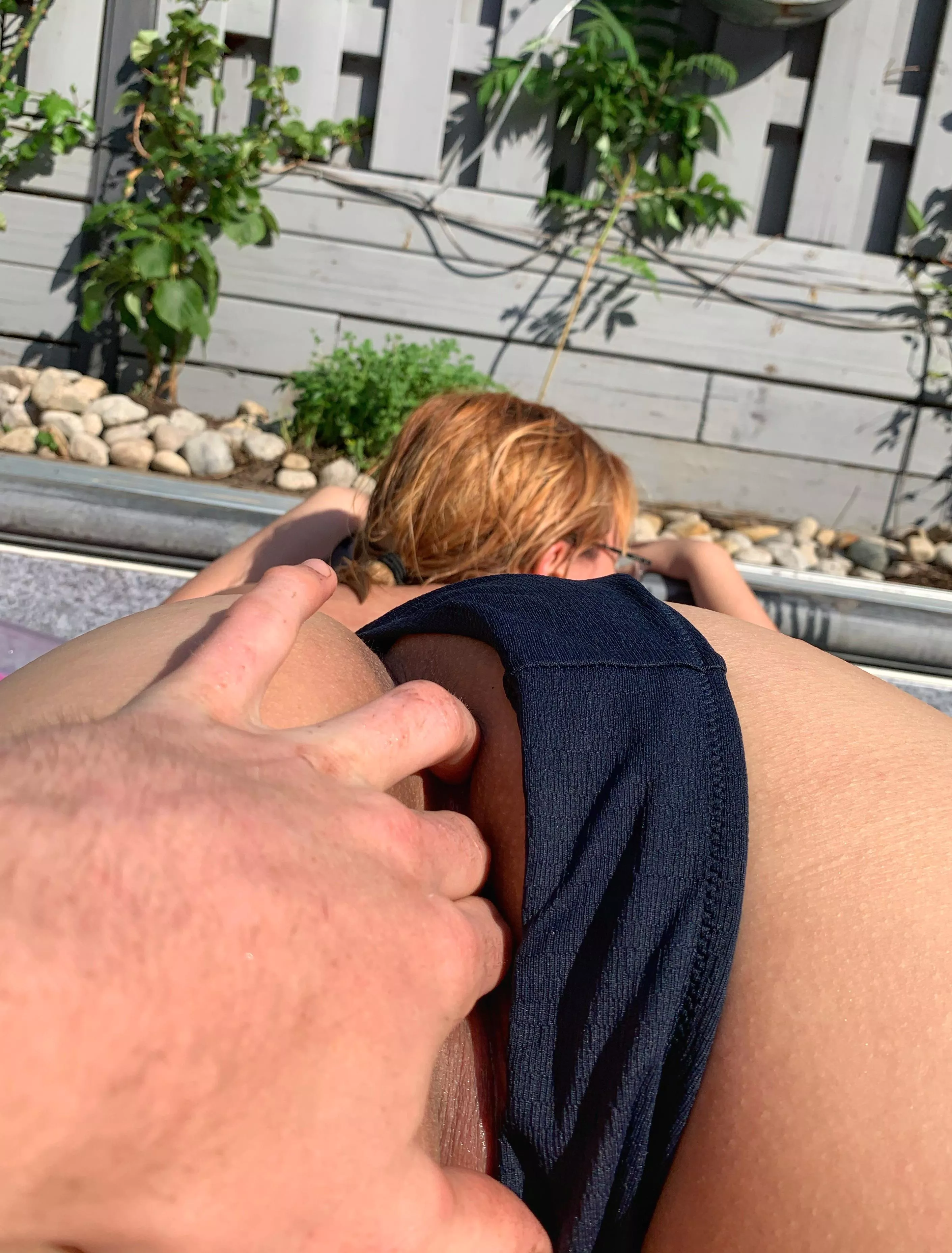 Helping hand in the swimming pool posted by Creme_Cara