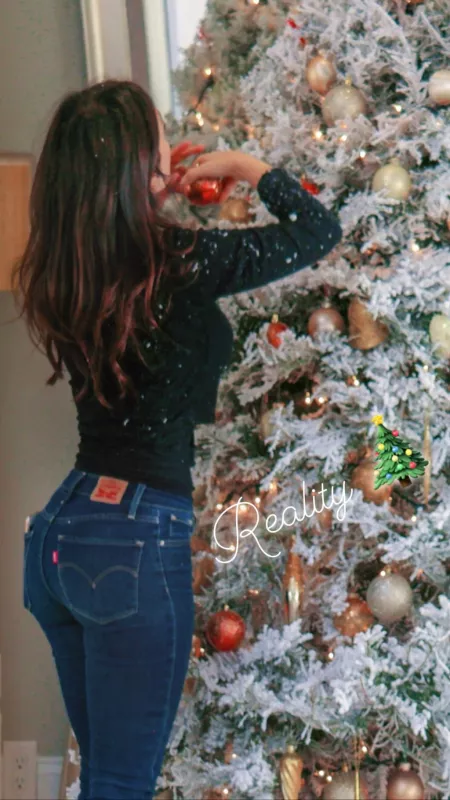 Her bottom is still a peach by P4A979