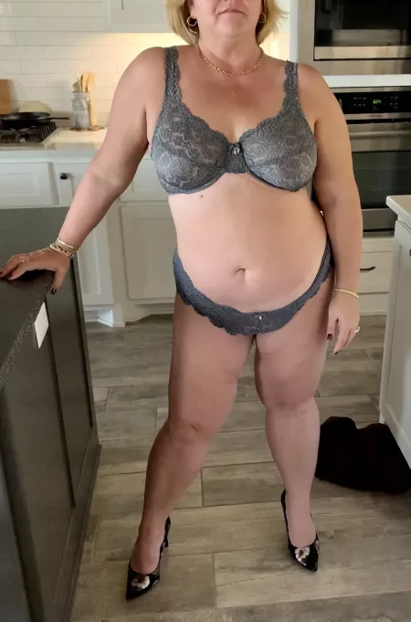 Her Bull will be fucking her all weekend. by pokefan94