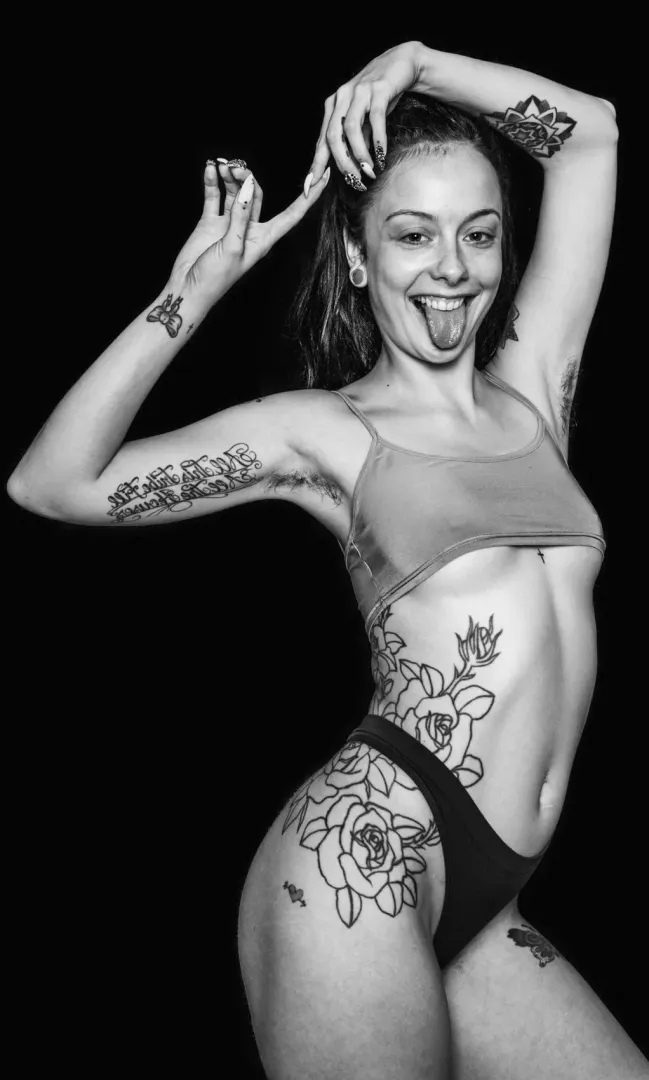 ???Her Hiray Armpits by averagemakeshift