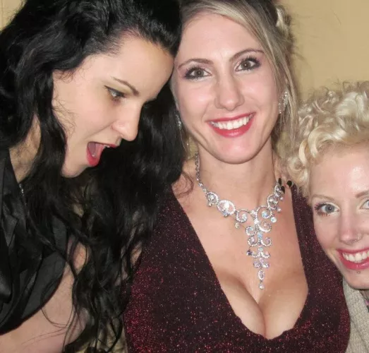 Her jaw dropped by Dave0356