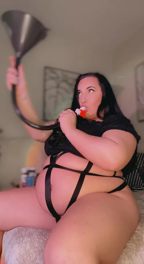 Here for the funnel but can we also appreciate my thighs and arm 😍😍 by curvagecaseyBBW
