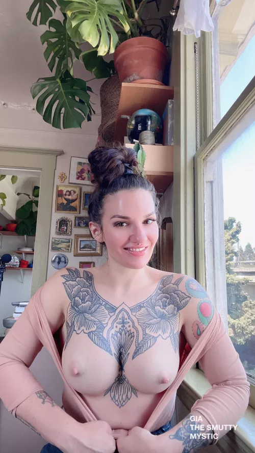 here i am! by giathesmuttymystic