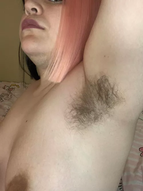 Here's a close up of my armpit ;) by scoobsboob