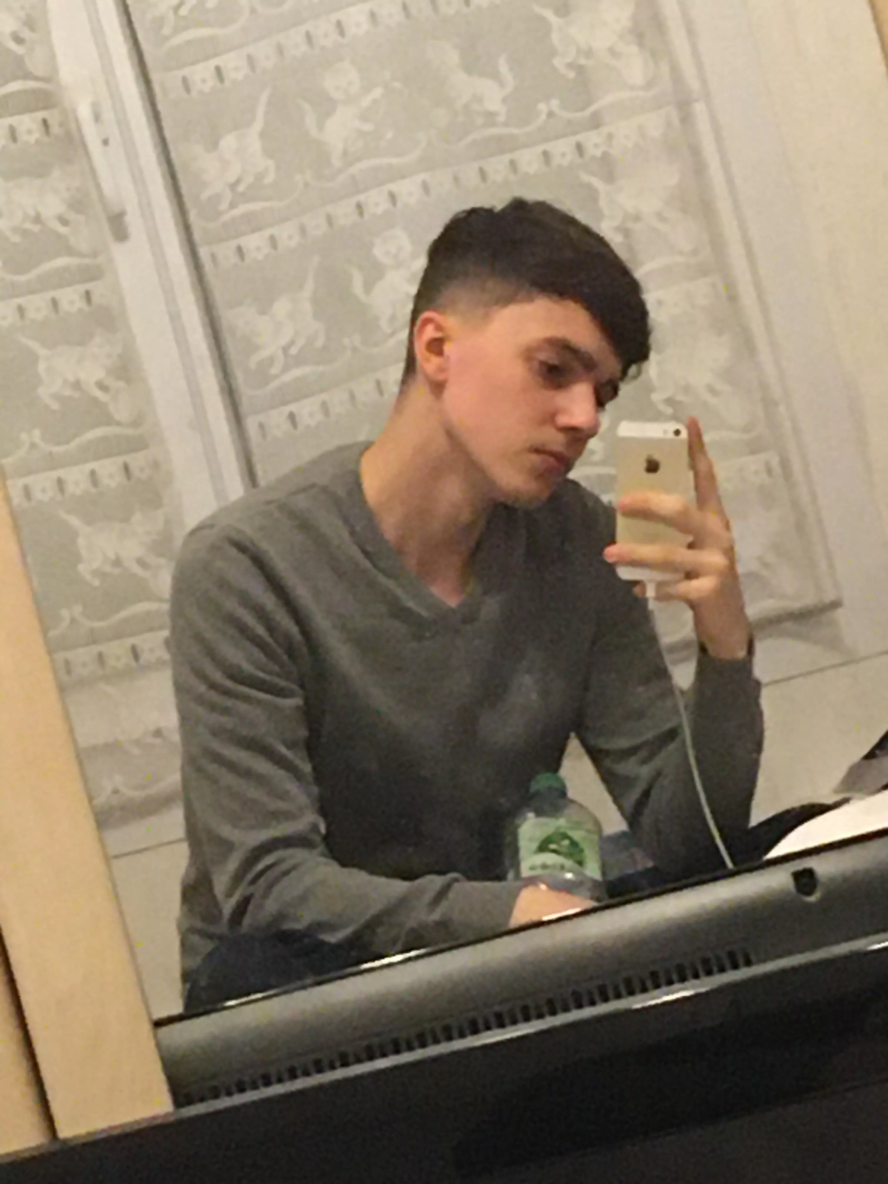 Here’s a random selfie~ posted by Llele3