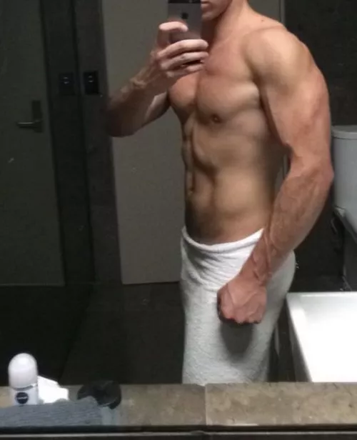 Here’s a shot of my forearm! It’s up to you to classify this as ‘forearm porn’ though 😉 by DavidMoretti1997