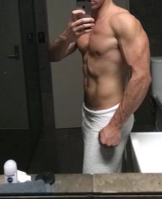 Here’s a shot of my forearm! It’s up to you to classify this as ‘forearm porn’ though 😉 posted by DavidMoretti1997