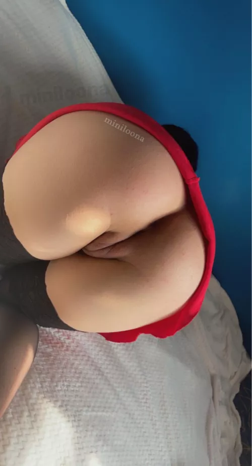 Here’s a yummy cake for you by MiniLoona