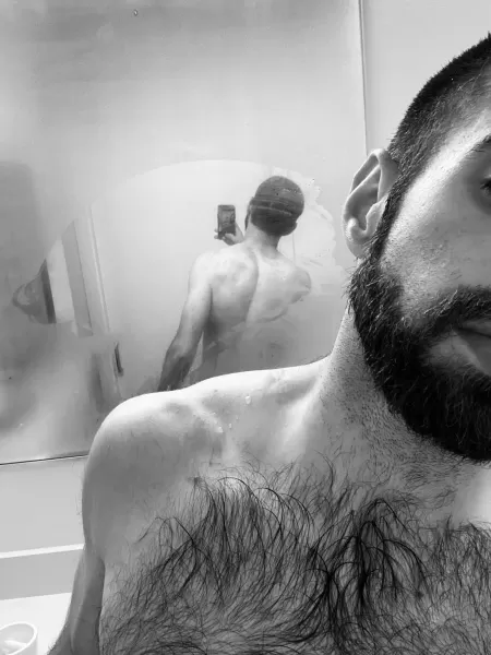 Here’s my chest hair. The top half, anyway. by LeThrowaway8000