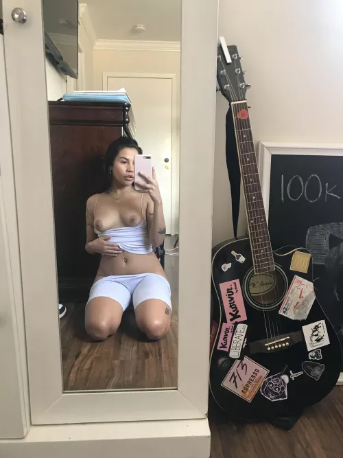 Here's my little secret! Shhhh by slohour