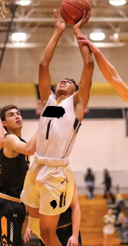 He's freaking massive 👀🍆 What would you do to him in the locker room? by BonerBulgeShoutout