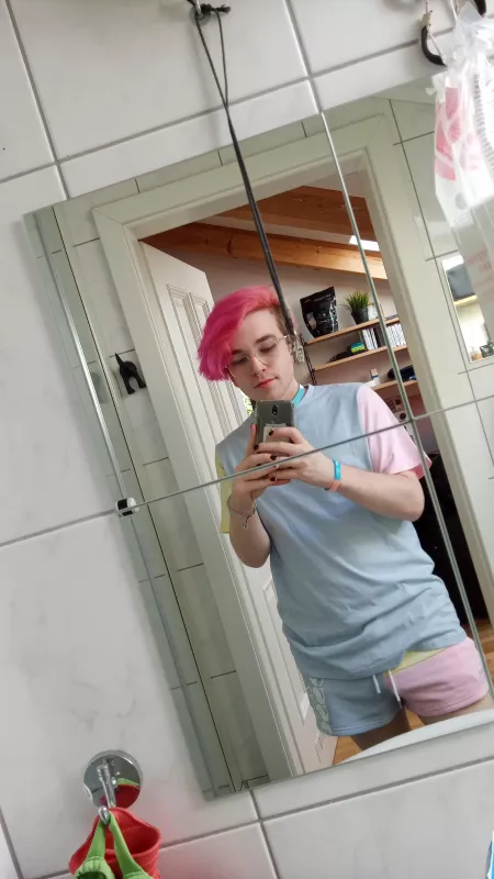 Hewoo! UwU i love pastel colors sooo much c: what is ur Favorite color?? :3 by OcramsKitten