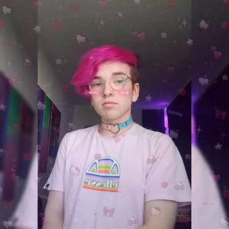 Hewwwooo!!! OwO Who wants to cuddle with me? c: I colored my Hair! UwU hope you like it <3 by OcramsKitten