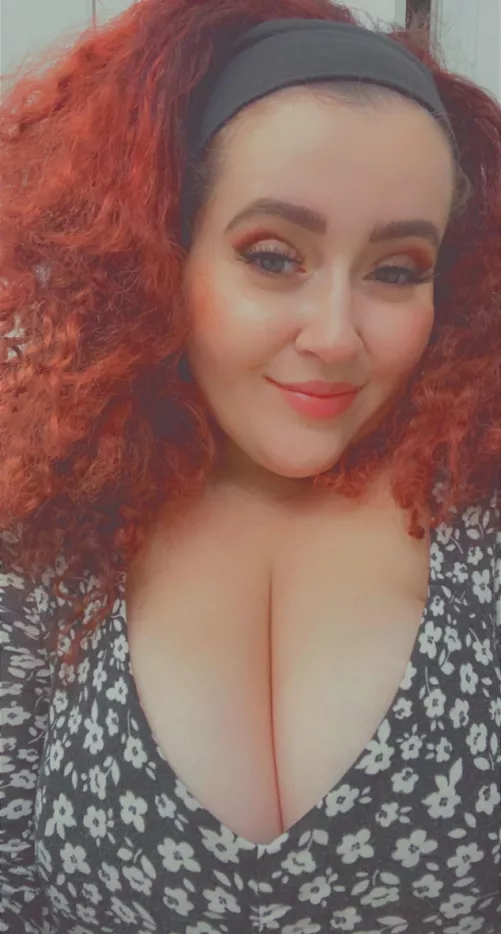 Hey 😊 by peachredmess