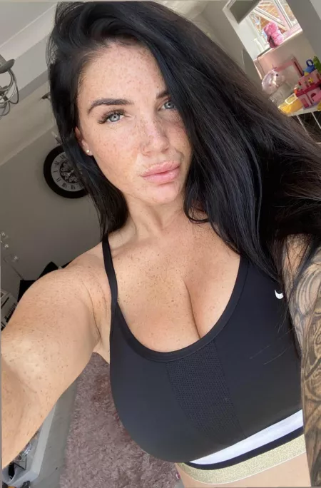 Hey 😝 by thecrackingview