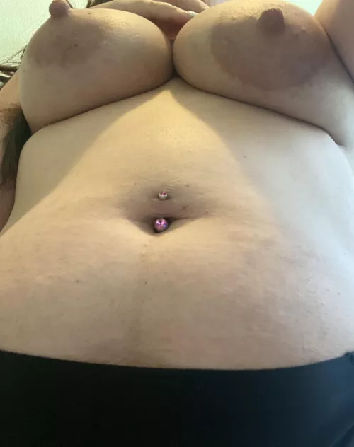 Hey 👋 by LaylowShadow