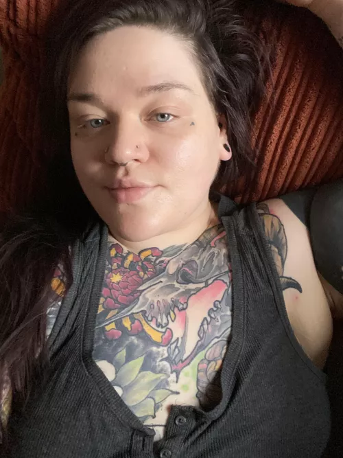 Hey 😇 by QueenSkeet_1